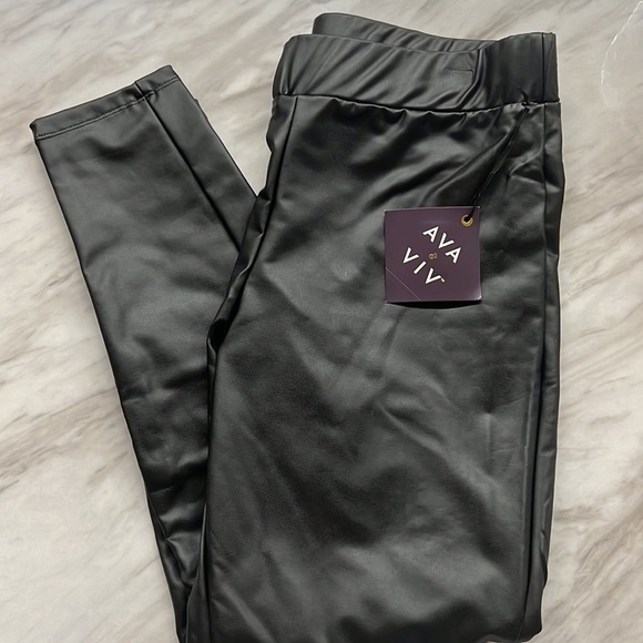 FAUX Leather Leggings - Picture 2 of 8